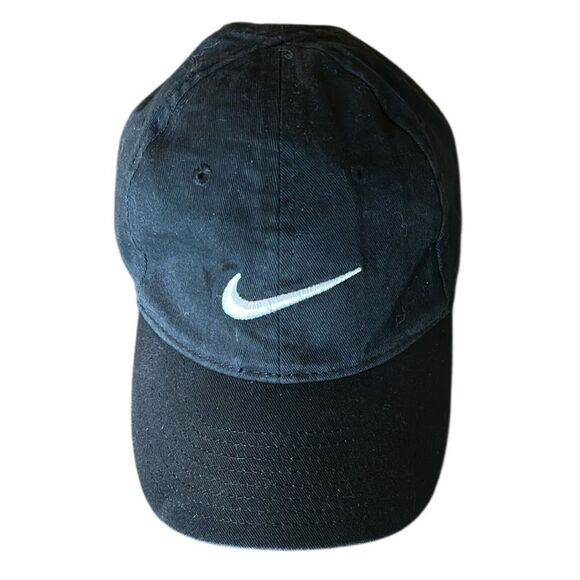 NEW Boys Nike Black Classic Hat with Iconic Swoosh - Picture 1 of 6